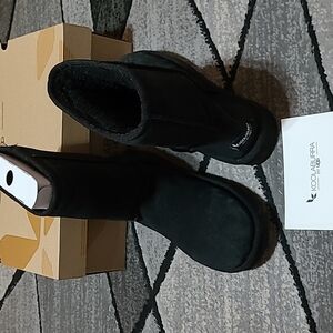 KOOKABURRA BY UGG Black Classic Short Lined Boots
